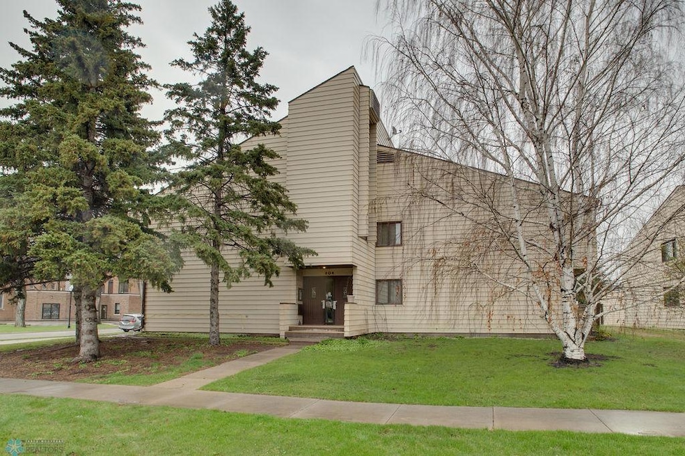 804 10th St S unit A5, Fargo, ND 58103 - photo 1