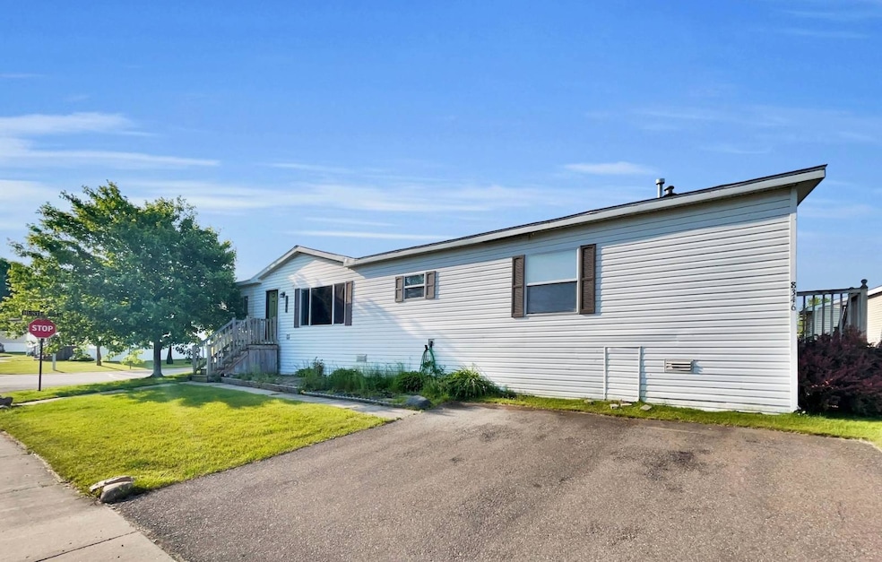 8346 Feather Hollow, Fenton, MI 48430 - photo 1