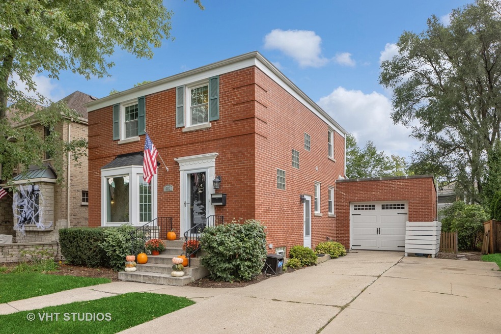 607 S Parkside Ave, Elmhurst, IL 60126 - photo 1