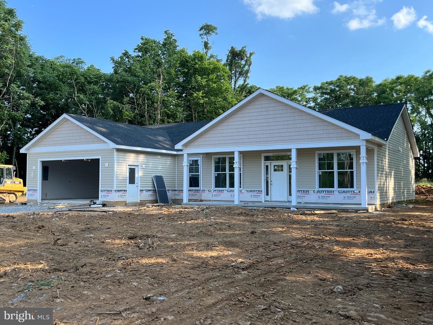 92 Chalcedony Dr, Martinsburg, WV 25404 - photo 1