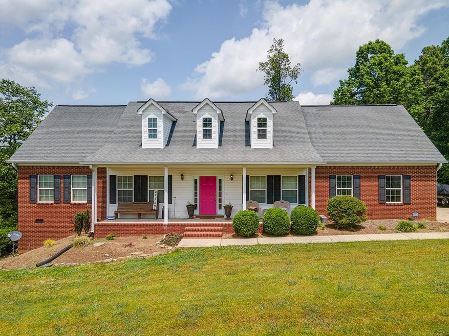 1040 S Ridge Dr, Dalton, GA 30721 - photo 1