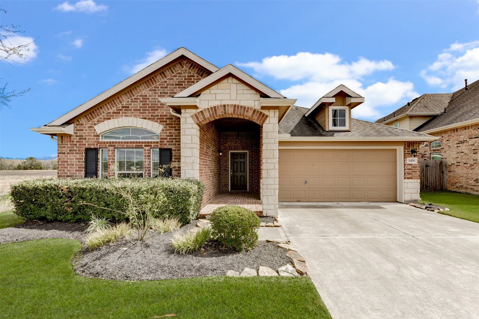 2479 Saddlecreek, Alvin, TX 77511 - photo 1