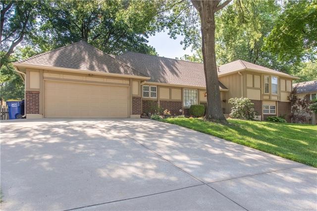 618 NW 19th St, Blue Springs, MO 64015 - photo 1