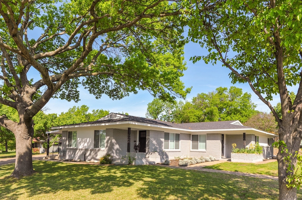 For Rent $1,750/month • Co-Listing Agent