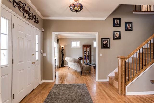 561 W 3rd St, Elmhurst, IL 60126 - photo 1