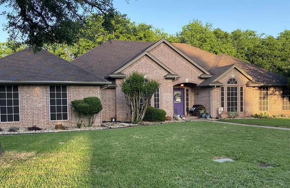 1107 Brook Ln, Cleburne, TX 76033 - photo 1