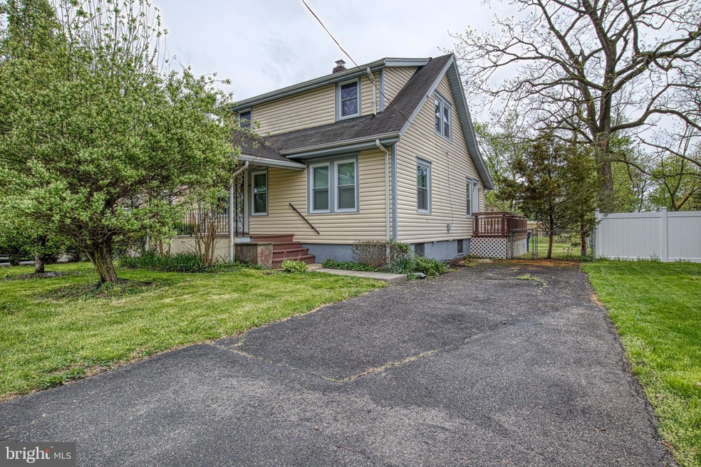 110 Wyckoff Mills Rd, Hightstown, NJ 08520 - photo 1