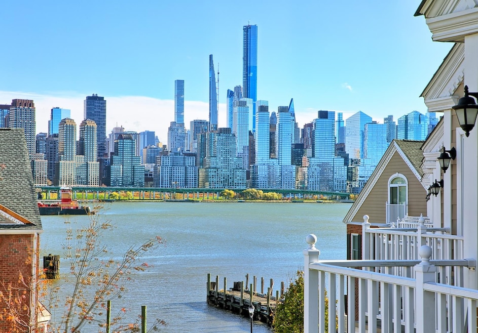 454 Albany Ct, West New York, NJ 07093 - photo 1