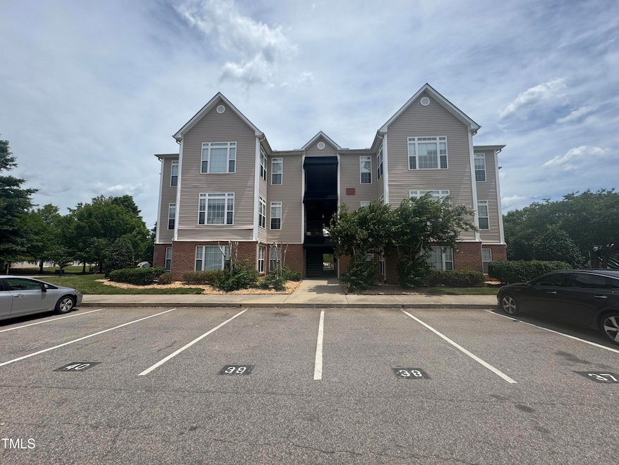 For Rent $1,400/month
