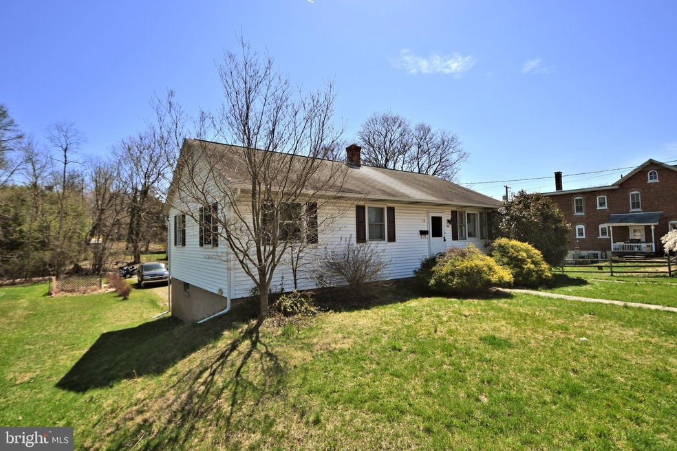 432 3rd St, East Greenville, PA 18041 - photo 1