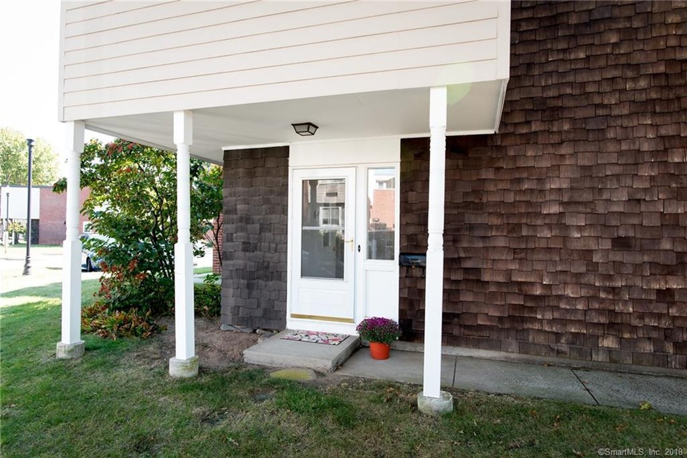 64 West Walk unit 64, West Haven, CT 06516 - photo 1