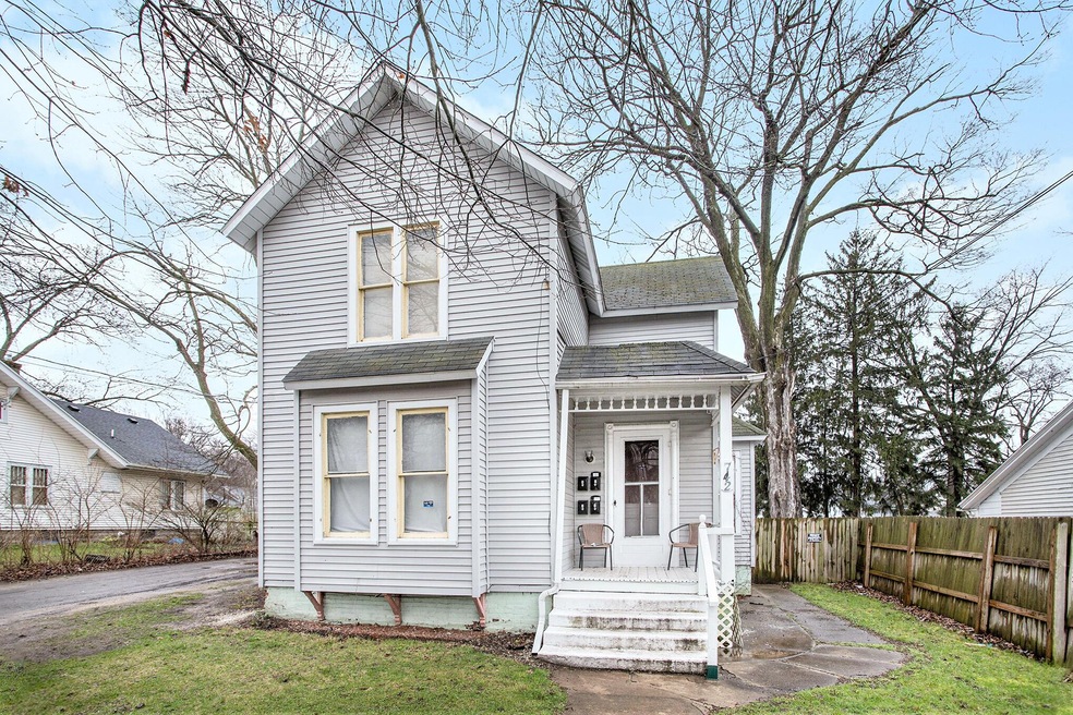 742 Broadway St, Niles, MI 49120 - photo 1