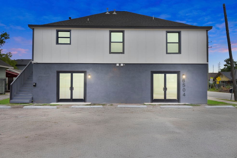 6504 Canal St unit 2, Houston, TX 77011 - photo 1
