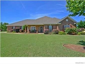 Amazing 4 bedroom 2 bath home in Stonegate Subdivi