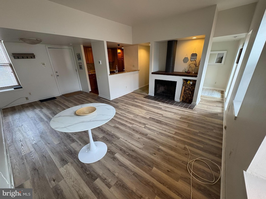 746-48 E Passyunk Ave unit F, Philadelphia, PA 19147 - photo 1