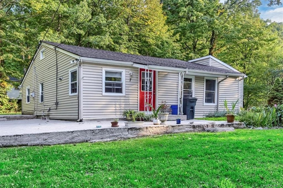 7 Woodland Cir N, Monroe, NY 10950 - photo 1