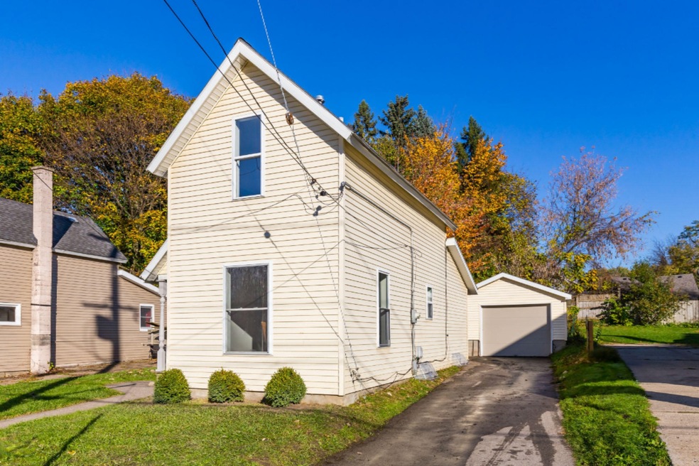 525 Leonard-4