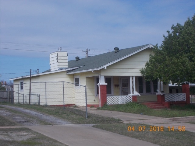 1203 W Willow Ave, Duncan, OK 73533 - photo 1
