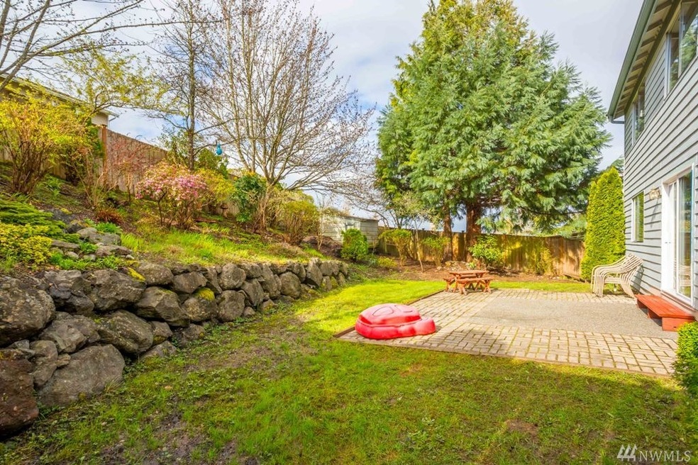 1827 S 250th Place, Des Moines, WA 98198 - photo 1