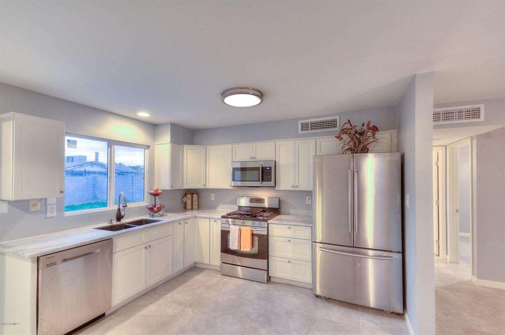 17840 N 34th Ave Kitchen