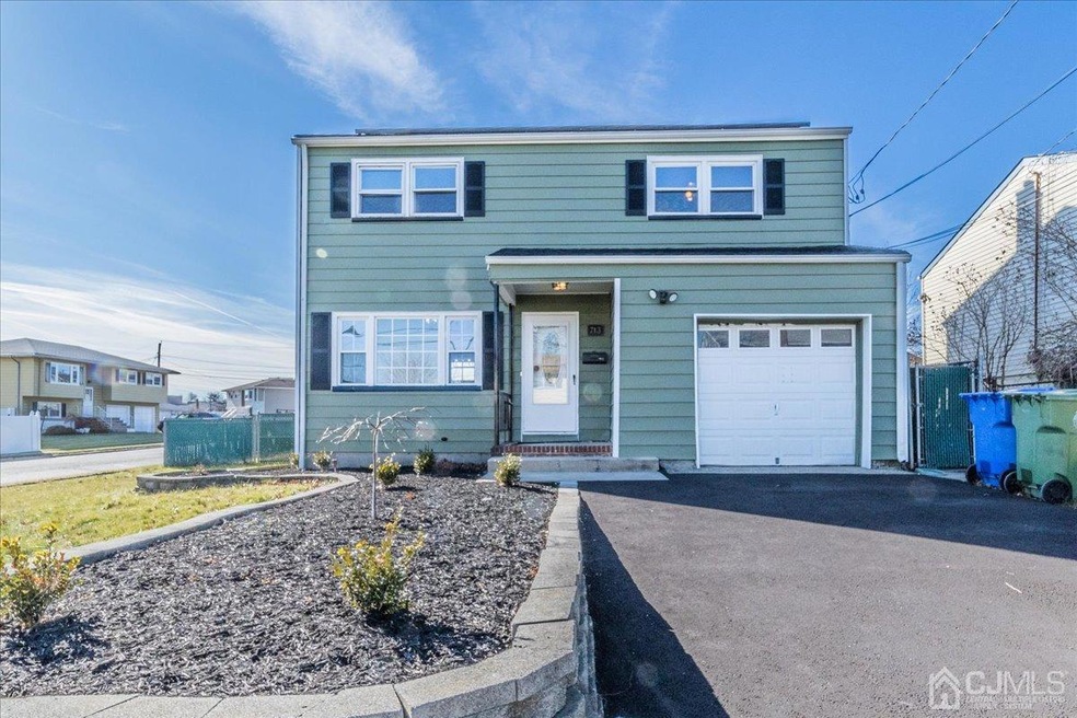 713 Franklin Dr, Perth Amboy, NJ 08861 - photo 1