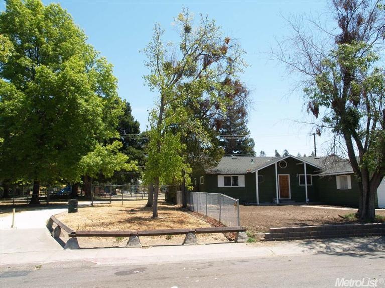 7605 Circle Pkwy, Sacramento, CA 95823 - photo 1