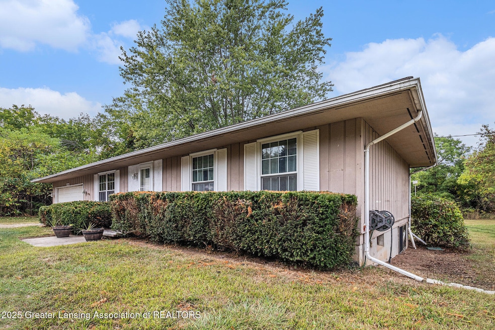 13360 N Territorial Rd, Gregory, MI 48137 - photo 1