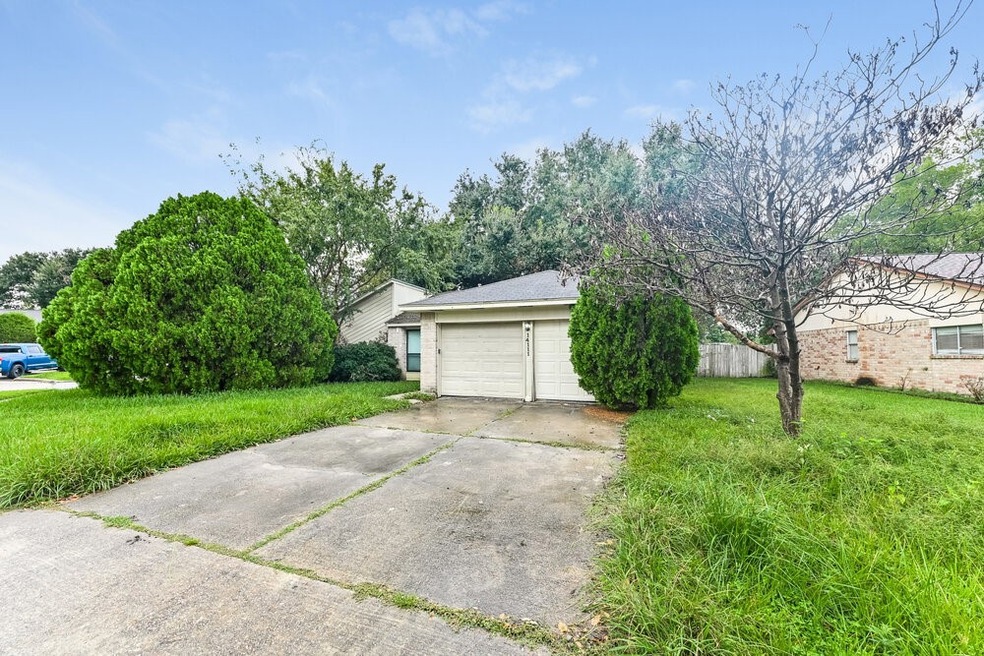 14111 Sandy Point Ln, Houston, TX 77066 - photo 1