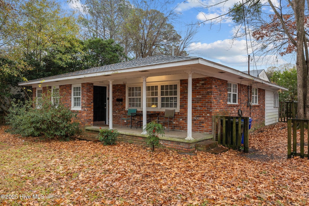 800 Willow St, Greenville, NC 27858 - photo 1