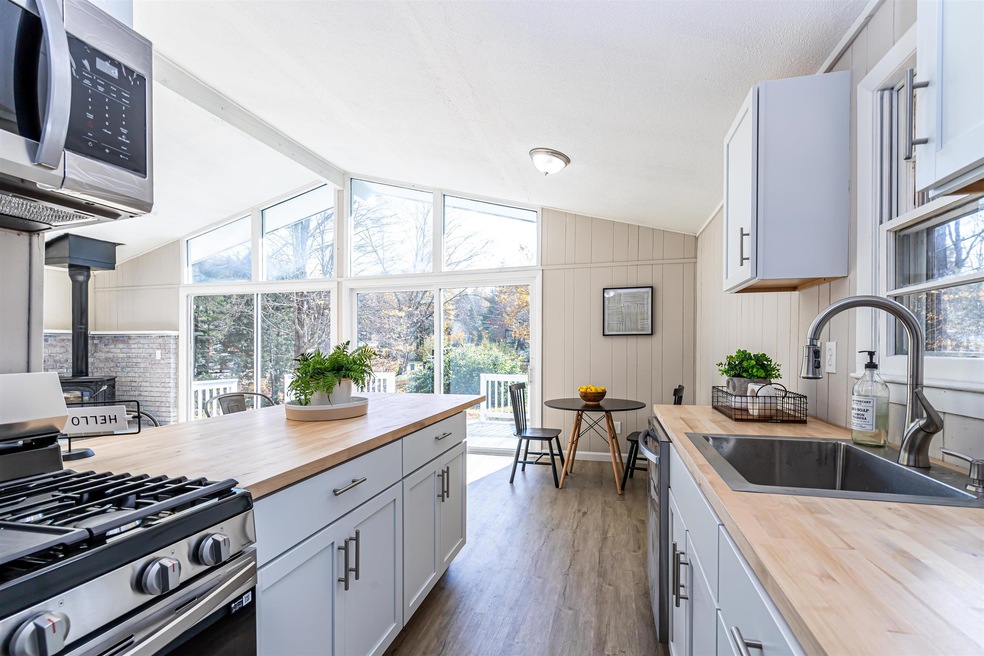 21 Brookfield Ln, Center Barnstead, NH 03225 - photo 1