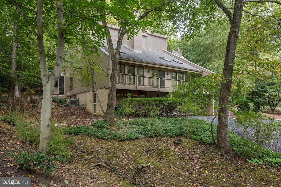 8005 Bradley Blvd, Bethesda, MD 20817 - photo 1