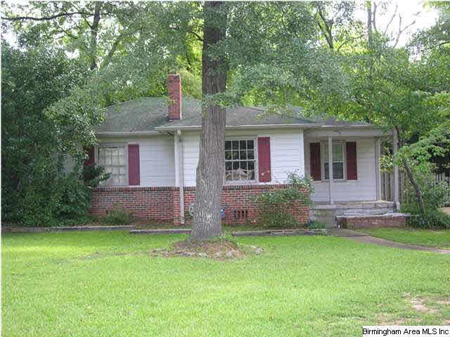 Cute starter home needs a little TLC