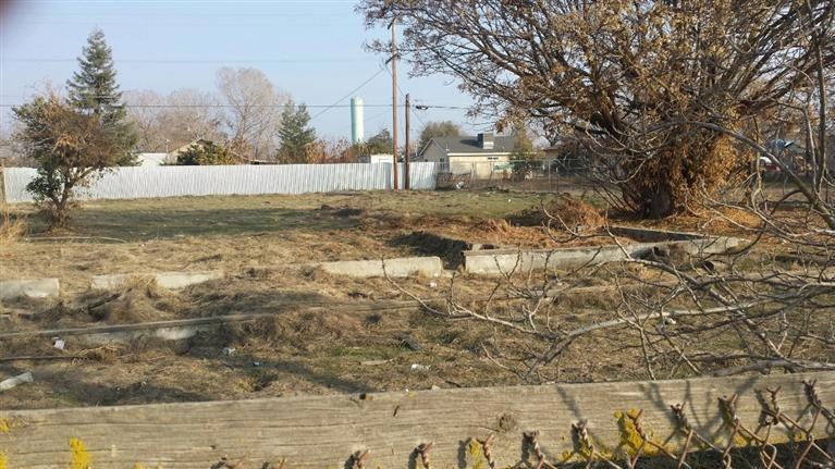 14664 Imperial Rd, Poplar, CA 93257 - photo 1