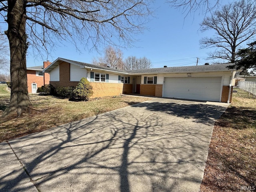 306 N 5th Ave, Princeton, IN 47670 - photo 1