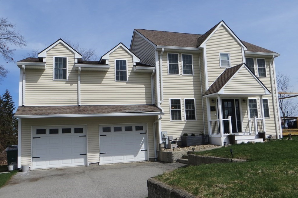 31 Raymond St, Dudley, MA 01571 - photo 1