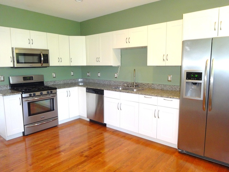 19 Mellen St unit 2, Dorchester Center, MA 02124 - photo 1