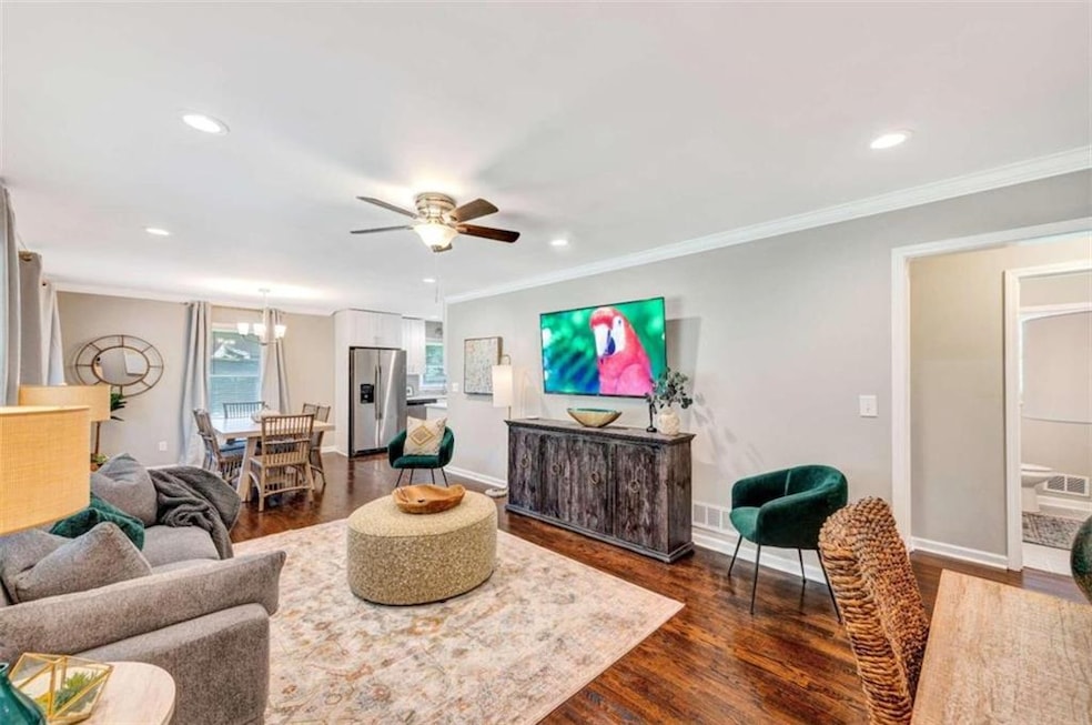 1376 Sandtown Rd SW, Marietta, GA 30008 - photo 1