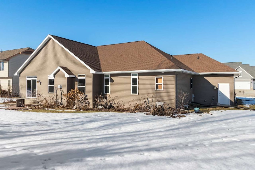 1398 Angels Path, de Pere, WI 54115 - photo 1