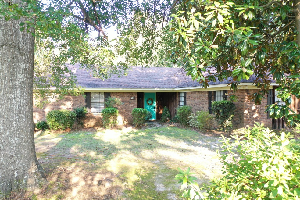71 Lawrence Welborn Rd, Laurel, MS 39443 - photo 1