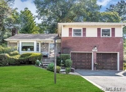 817 Myrna Dr, West Hempstead, NY 11552 - photo 1