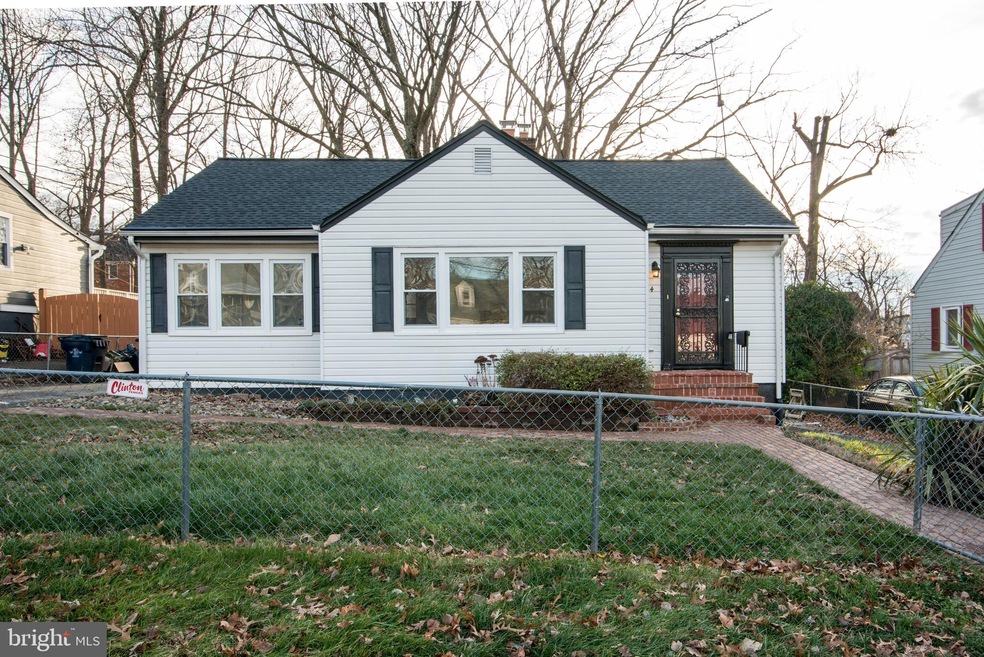 114 S Huron Dr, Oxon Hill, MD 20745 - photo 1