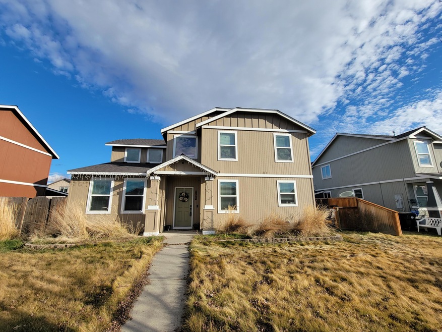 1300 NE 3rd St, Redmond, OR 97756 - photo 1