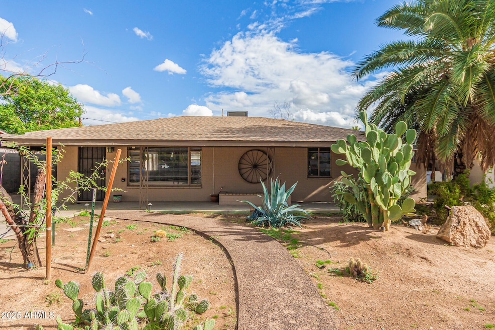 9011 N 3rd Dr, Phoenix, AZ 85021 - photo 1