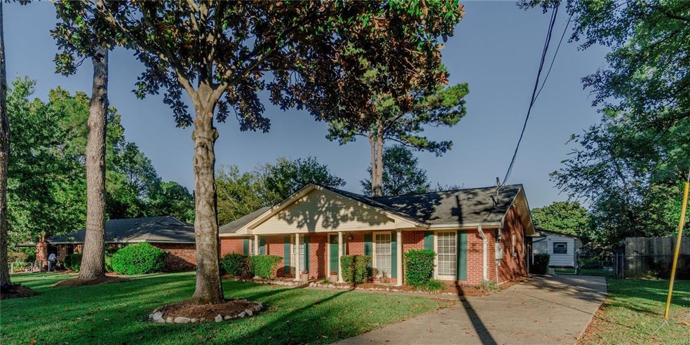 Beautiful home in College Grove.