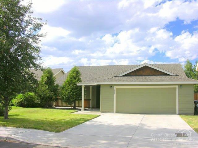 2057 NW Joshua Tree Ct, Redmond, OR 97756 - photo 1