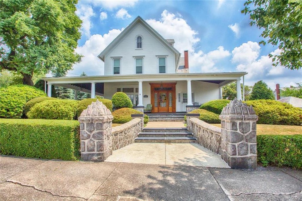 102 S Schanck Ave, Pen Argyl, PA 18072 - photo 1