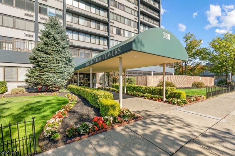 170-202 Lafayette Ave unit I, Passaic, NJ 07055 - photo 1