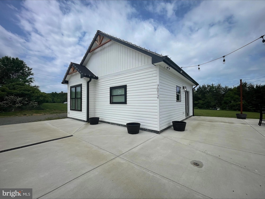 7012 Canterberry Ln, Rhoadesville, VA 22542 - photo 1