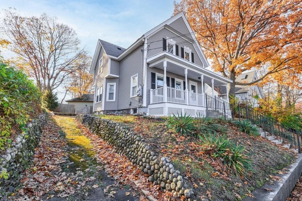 118 Lake Ave, Worcester, MA 01604 - photo 1