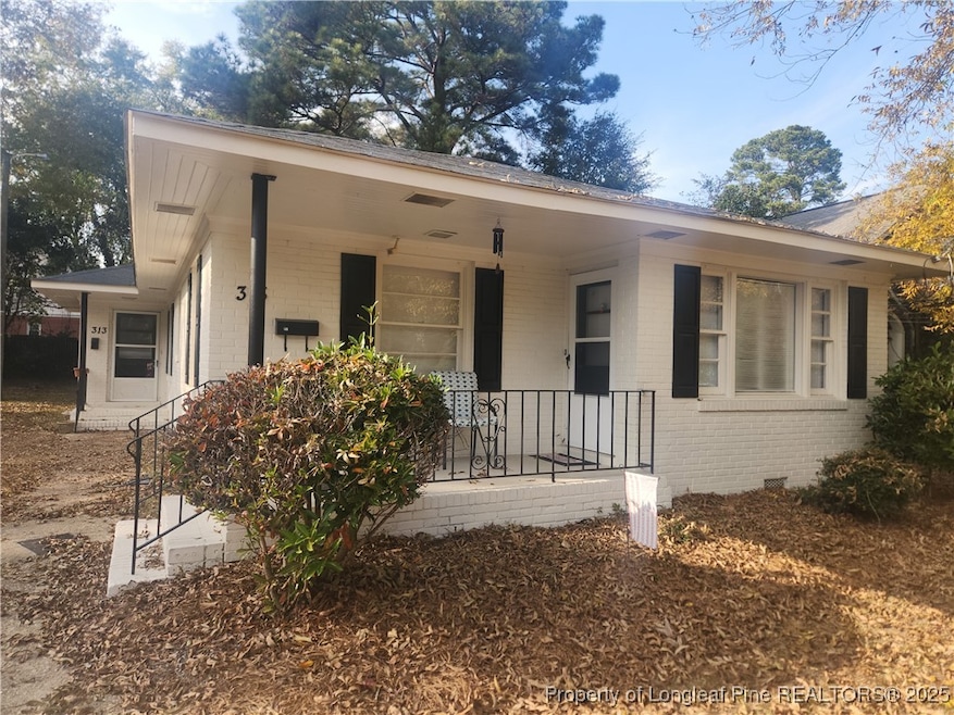 313 Oakridge Ave, Fayetteville, NC 28305 - photo 1